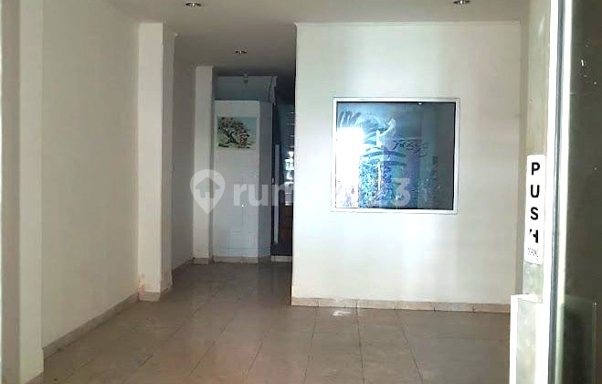 Dijual Cepat Rumah Luas di Jelambar - 2Kt+2 Kantor