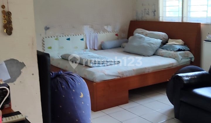 Price Negotiable! 2-Storey House with SHM in Kresek, West Jakarta 2