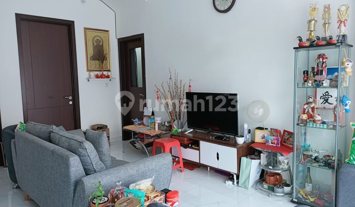 Nego, Rumah Full Furnished 2 Lantai di Suvarna Sutera Tangerang 2