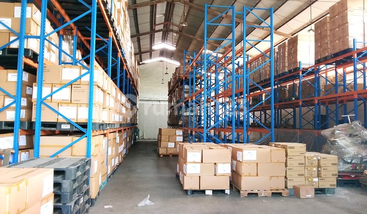 Warehouse Near the Main Road Super Wide in Batu Ceper Tangerang