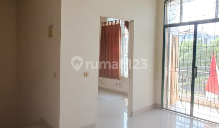 Nepis! Rumah Bagus sudah SHM Area Strategis di Taman Semanan Indah Jakarta Barat