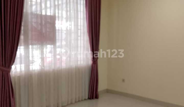 Rumah Bagus Terawat di Cluster Amerika Green Lake City 2