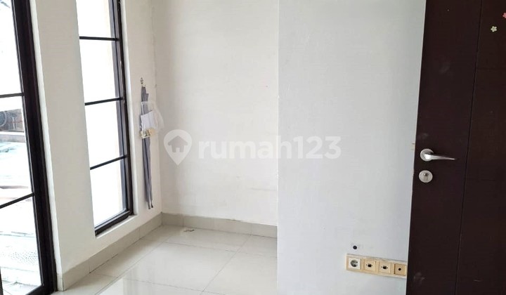 Nego Sampai Deal! Rumah sudah SHM dan Area Strategis Dekat Tol Karang Tengah di Cluster East Asia Green Lake City 1