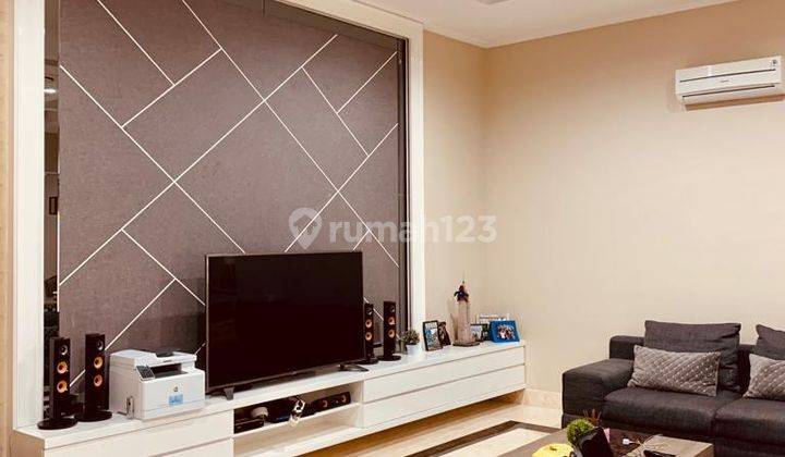 Rumah 3 Lantai Bagus Hoek di Daan Mogot Baru, Jakarta, Furnished, Nego 2