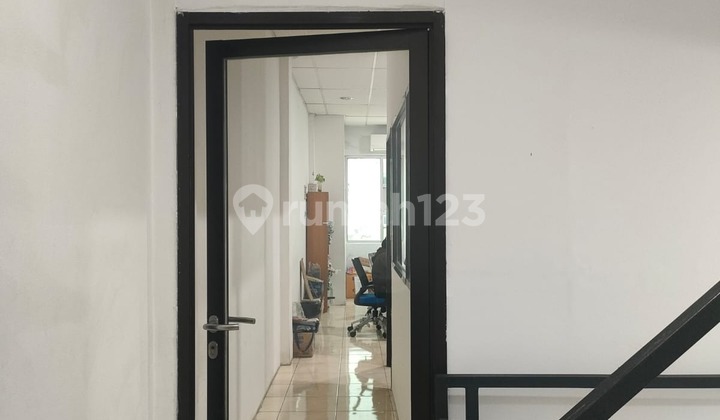 Siap Usaha! Ruko Duta Indah 3 Lantai di Kalideres, Lokasi Oke Harga Nego