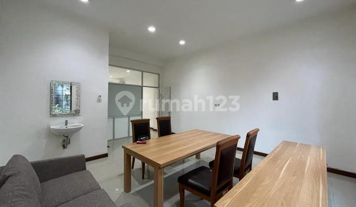 Ruko Plaza 3 Full Furnished Hadap Jalan 3,5 Lantai di Pondok Indah