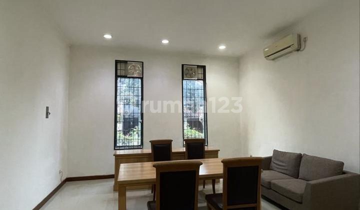 Plaza 3 Shophouse Fully Furnished 3.5 Floors Facing the Road in Pondok Indah 2