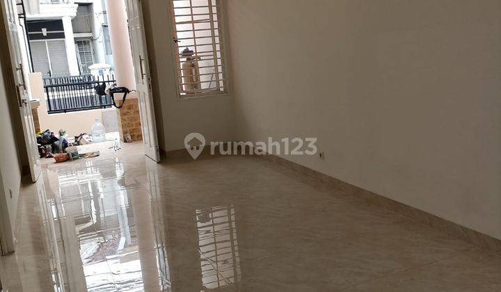 Rumah Dijual di Taman Semanan Indah Jakarta Barat Nego 2