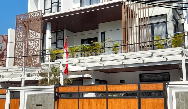 3-Storey House for Sale with SHM Near Unpam, 10 Minutes to Pamulang Toll Road 2