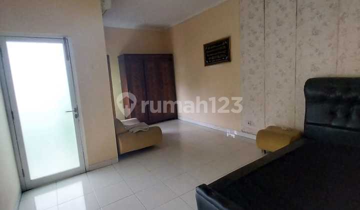 Rumah Dgn Swiming Pool Di Vila Gunung Lestari Jombang 2