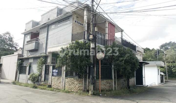 Beautiful Hook House Furnished in Pamulang