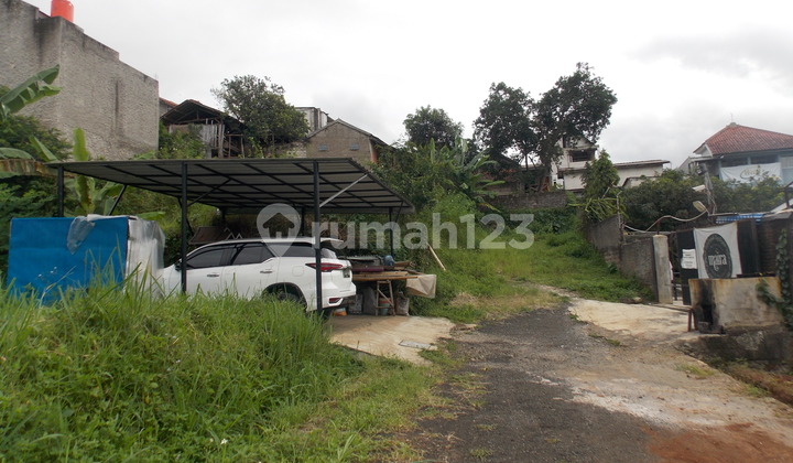 Rumah dengan Usaha Pabrik Cookies yang Masih Operasional 2