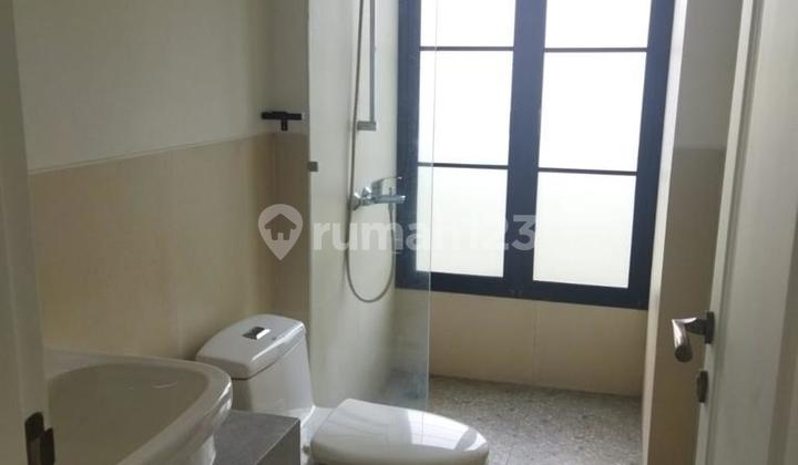 Dijual rumah di kawasan Kemang Timur Jakarta Selatan Dijual rumah di kawasan Kemang Timur Jakarta Selatan