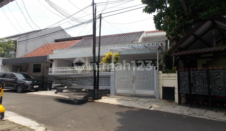 Dijual rumah di daerah Benhil Tanah Abang Jakarta Pusat