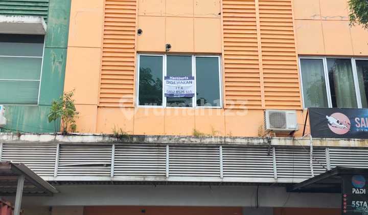 Shop house suitable for an office Shop house suitable for an office