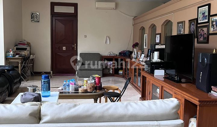 Dijual rumah hook cocok untuk usaha cafe atau ruko di Bintaro