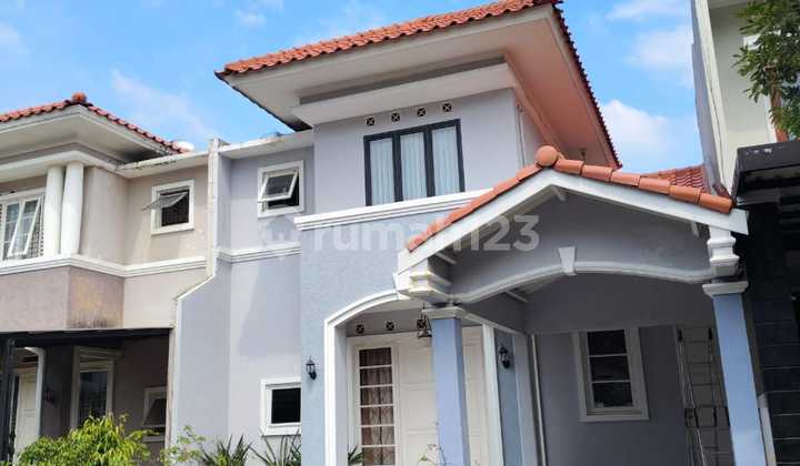 Beautiful minimalist house ready to move in at Bintaro Jaya Tangsel.