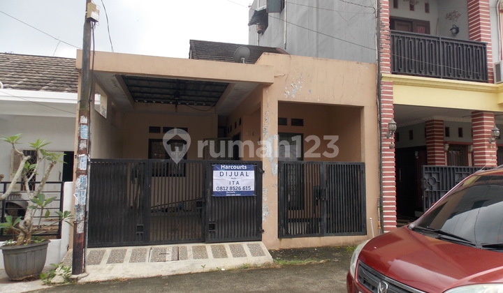 rumah cantik depan taman di Bojong Sari Depok rumah cantik depan taman di Bojong Sari Depok