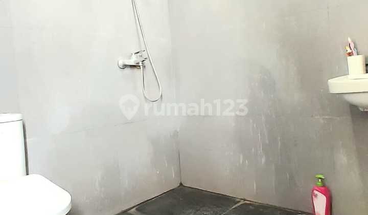 rumah minimalis cantik , lokasi oke, siap masuk jarang ada 2