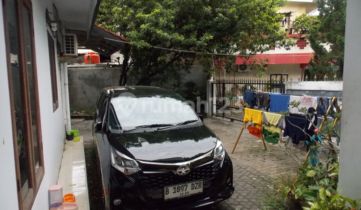 Rumah Cocok untuk di Buat Usaha Kos Kosan Lokasi Oke di Kemayoran 2