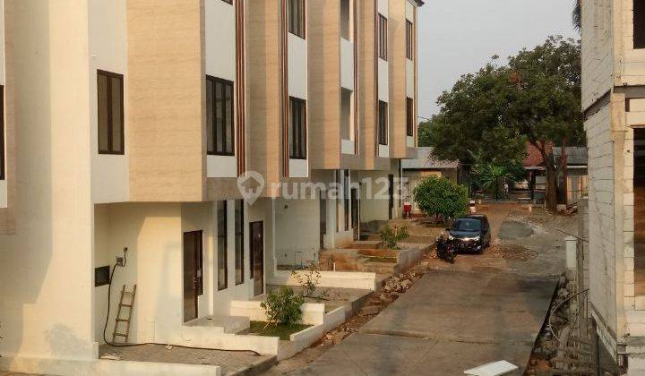 Rumah Murah 3 Lantai Di Dekat Area Perkantorab Cibubur 21