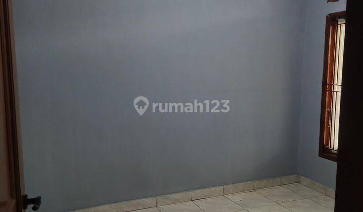 Sewa rumah 2 lantai di Pondok Kelapa murah dan siap huni 9