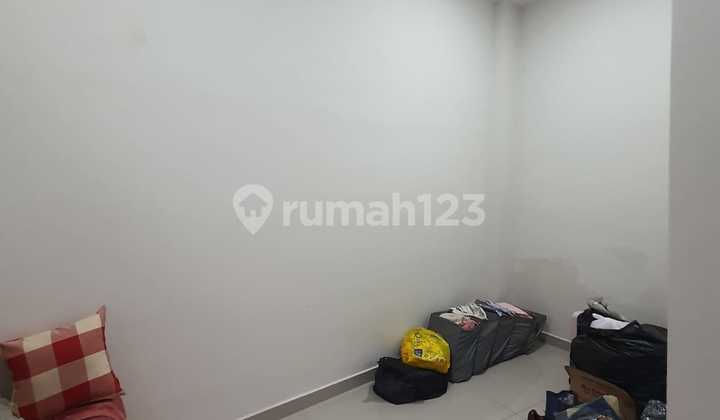 Rumah Modern di Sayap Rajawali Komplek Elang