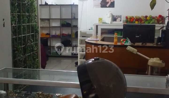 2-Storey Shop House Located on Ahmad Yani Main Road 2-Storey Shop House Located on Ahmad Yani Main Road