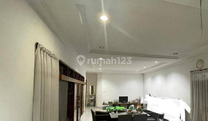 Turun Harga Rumah Dijual Modern Cantik di Singgasana Pradana 2