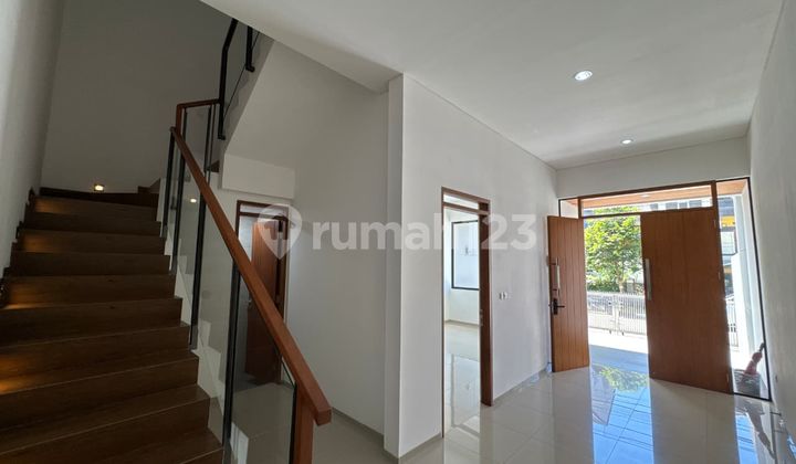 Rumah Baru Lux Lokasi di Komplek Mekar Wangi