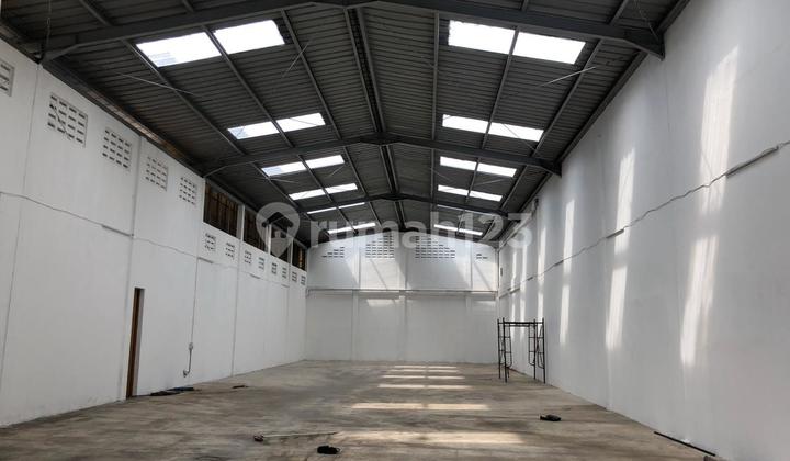 Steel Construction Warehouse in the Sayap Pasir Kaliki Industrial Area