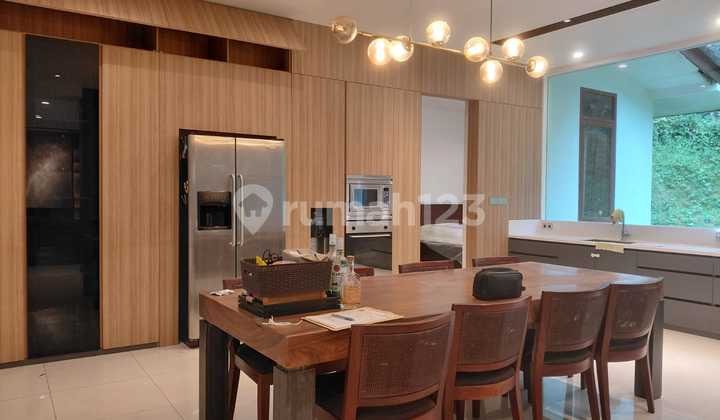 Rumah Lux 3 Lantai Hommey Lokasi di Setra Duta 2