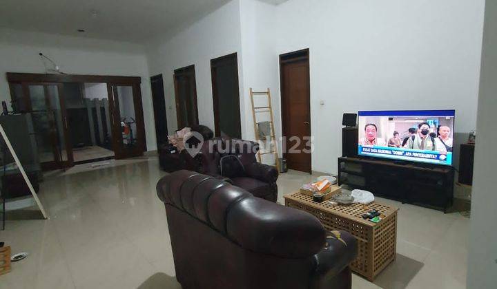 Rumah Minimalis Cantik di Singgasana Pradana Jarang Ada 1