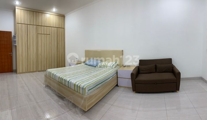 Rumah Nyaman Modern di Kota Baru Parahyangan