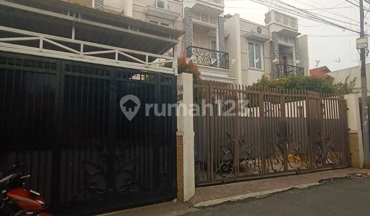Rumah Single House Sangat Terawat Dan Kokoh Siap Huni Di Kebagusan, Jakarta Selatan Lingkungan Aman Dan Nyaman Bebas Banjir Lokasi Sangat Strategis  1