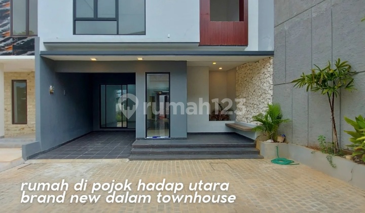 Affordable House, Rare Find, New Home in a Town House in Bintaro Sector 7 Area. 2
