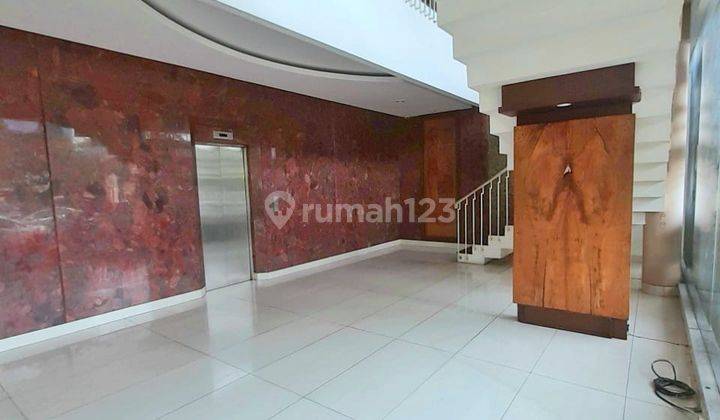 Gedung Komersial 4 Lantai Siap Pakai Posisi Hook Di Tebet Barat
Selangkah Ke Gatot Soebroto
Lingkungan pusat bisnis dan niaga di area Jl Gatot Subroto, Tebet dan Kuningan
 8