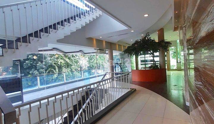 Gedung Komersial 4 Lantai Siap Pakai Posisi Hook Di Tebet Barat
Selangkah Ke Gatot Soebroto
Lingkungan pusat bisnis dan niaga di area Jl Gatot Subroto, Tebet dan Kuningan
 9