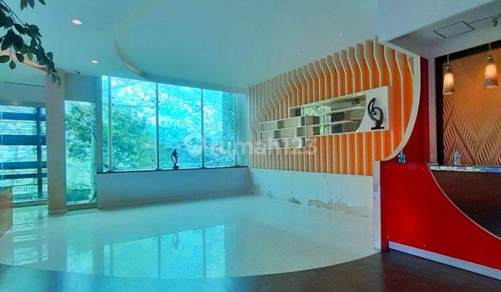 Gedung Komersial 4 Lantai Siap Pakai Posisi Hook Di Tebet Barat
Selangkah Ke Gatot Soebroto
Lingkungan pusat bisnis dan niaga di area Jl Gatot Subroto, Tebet dan Kuningan
 17