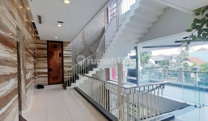 Gedung Komersial 4 Lantai Siap Pakai Posisi Hook Di Tebet Barat
Selangkah Ke Gatot Soebroto
Lingkungan pusat bisnis dan niaga di area Jl Gatot Subroto, Tebet dan Kuningan
 20