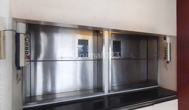Gedung Komersial 4 Lantai Siap Pakai Posisi Hook Di Tebet Barat
Selangkah Ke Gatot Soebroto
Lingkungan pusat bisnis dan niaga di area Jl Gatot Subroto, Tebet dan Kuningan
 23