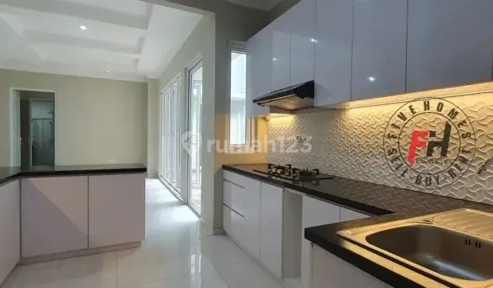 TURUN HARGA
RUMAH BARU DALAM KOMPLEK, SIAP HUNI, AREA STRATEGIS DI BINTARO JAYA 6