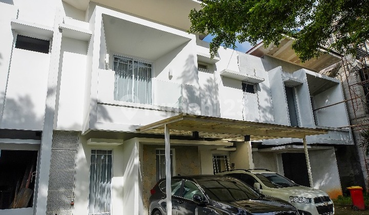 Rarely Available, Cheapest House in Bintaro Sector 9 Area, Inside the Complex.