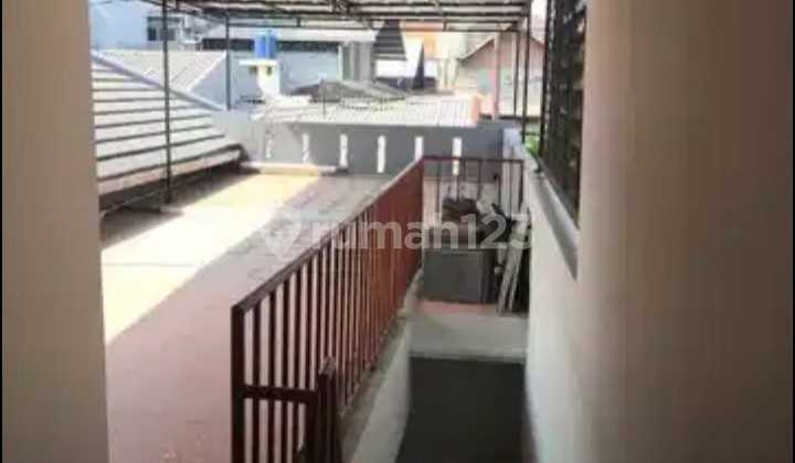 Rumah Tinggal, Baru Di Renovasi 2025, Seperti Baru Di Dalam Komplek Di Jl Siaga, Pejaten Barat Pasar Minggu Lokasi Sangat Strategis +/- 100 Meter Dari Jalan Raya Pasar Minggu Bebas Banjir Lingkungan Sangat Nyaman Dan Aman Keamanan 24 Jam 2