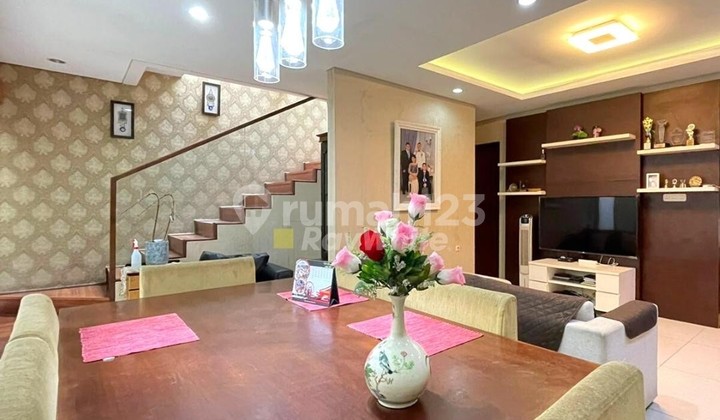 Rumah Mewah Dàlam Town House Dengan Fasilitas Kolam Renang Di Jagakarsa Jakarta Selatan