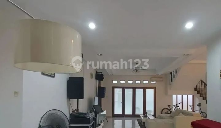 Rumah Asri Terawat Halaman Luasarea Cipulir - Kebayoran Lama Jakarta Selatan 2