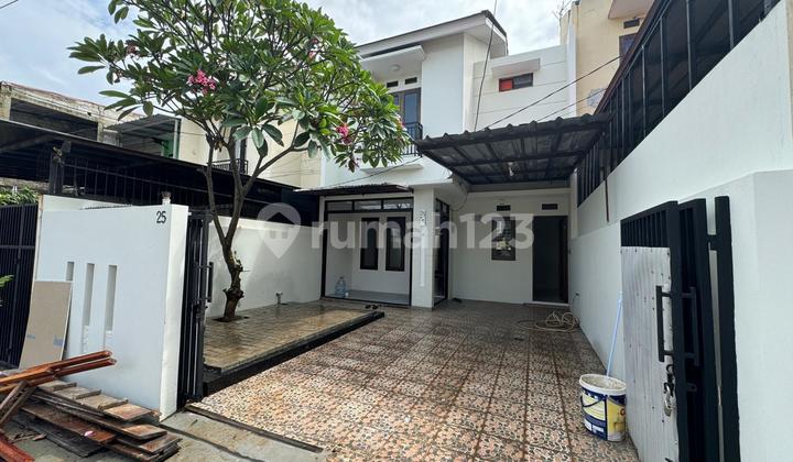 Rumah Murah, Jarang Ada, Rumah Siap Huni , Seperti Baru Sudah di Renovasi di Jagakarsa, Jakarta Selatan Lingkungan Sangat Nyaman dan Aman Bebas Banjir Lokasi Sangat Strategis