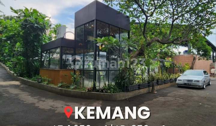 Authentic Indonesian Restaurant with Padel Court in a Super Strategic and Classy Location for Expatriates in Kemang. Authentic Indonesian Restaurant with Padel Court in a Super Strategic and Classy Location for Expatriates in Kemang.