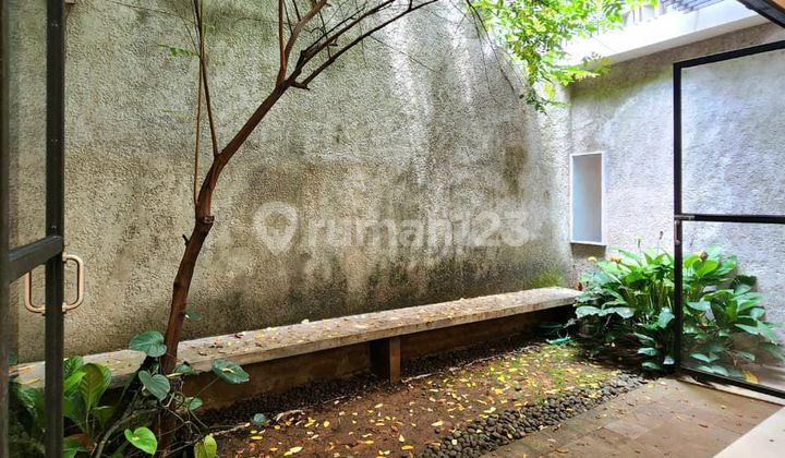 Rumah Cantik Mewah Modern Industrial Layout Lapang Interior Semi Etnik Dalam Komplek Besar di Lebak Bulus 2