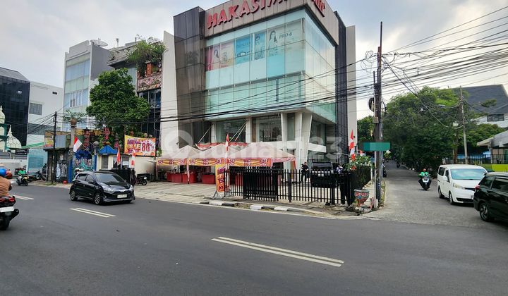 Gedung Komersil 4 Lantai Kebayoran Baru Jakarta Selatan Posisi Hook Hadap Timur, Hook Utara Area Komersil Dan Premium Jalan Lebar, Lokasi Strategis